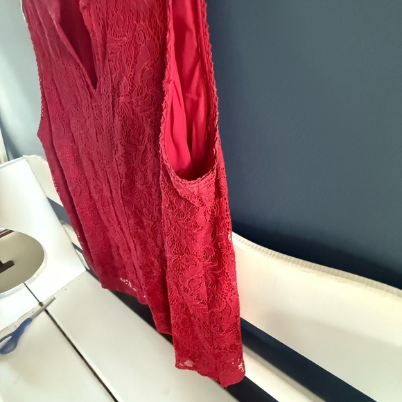 Skies Are Blue Red Lace Tank Top - Picture 3 of 6